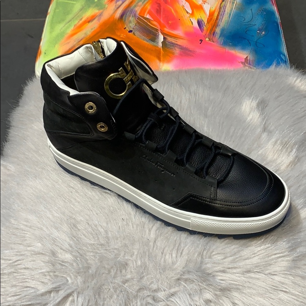 Salvatore Ferragamo Laramie Black Leather  Sneaker
